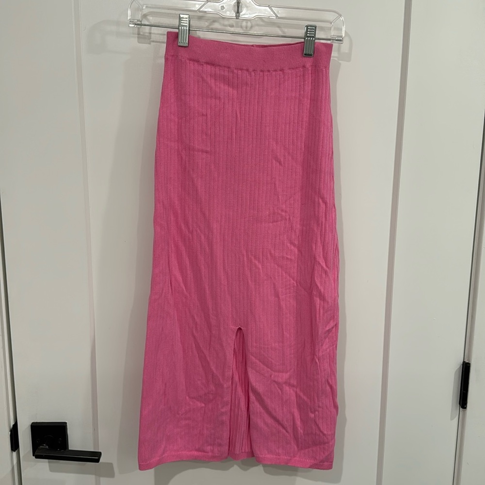 Free People (Small) Pink, cotton bis on skirt (with ski in back)